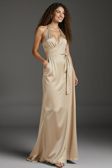 Robe longue formelle à fourreau dos nu en satin champagne avec poches